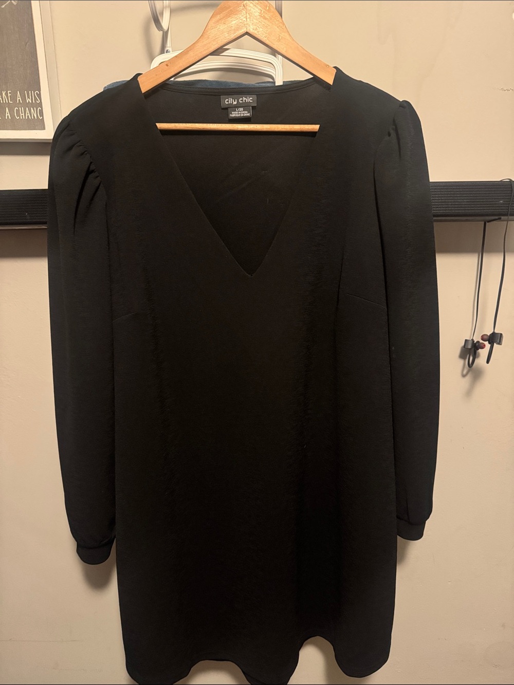 City Chic Black V-Neck Shift Dress with Long Sleeves